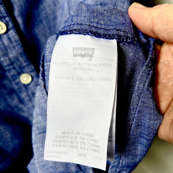 Levi’s Short Sleeve Button Front Cotton and Linen - Picture 6 of 8